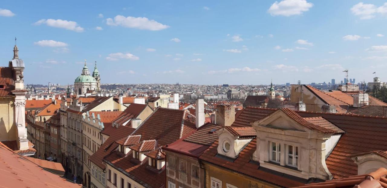 The Golden Wheel Hotel Prague Exterior photo