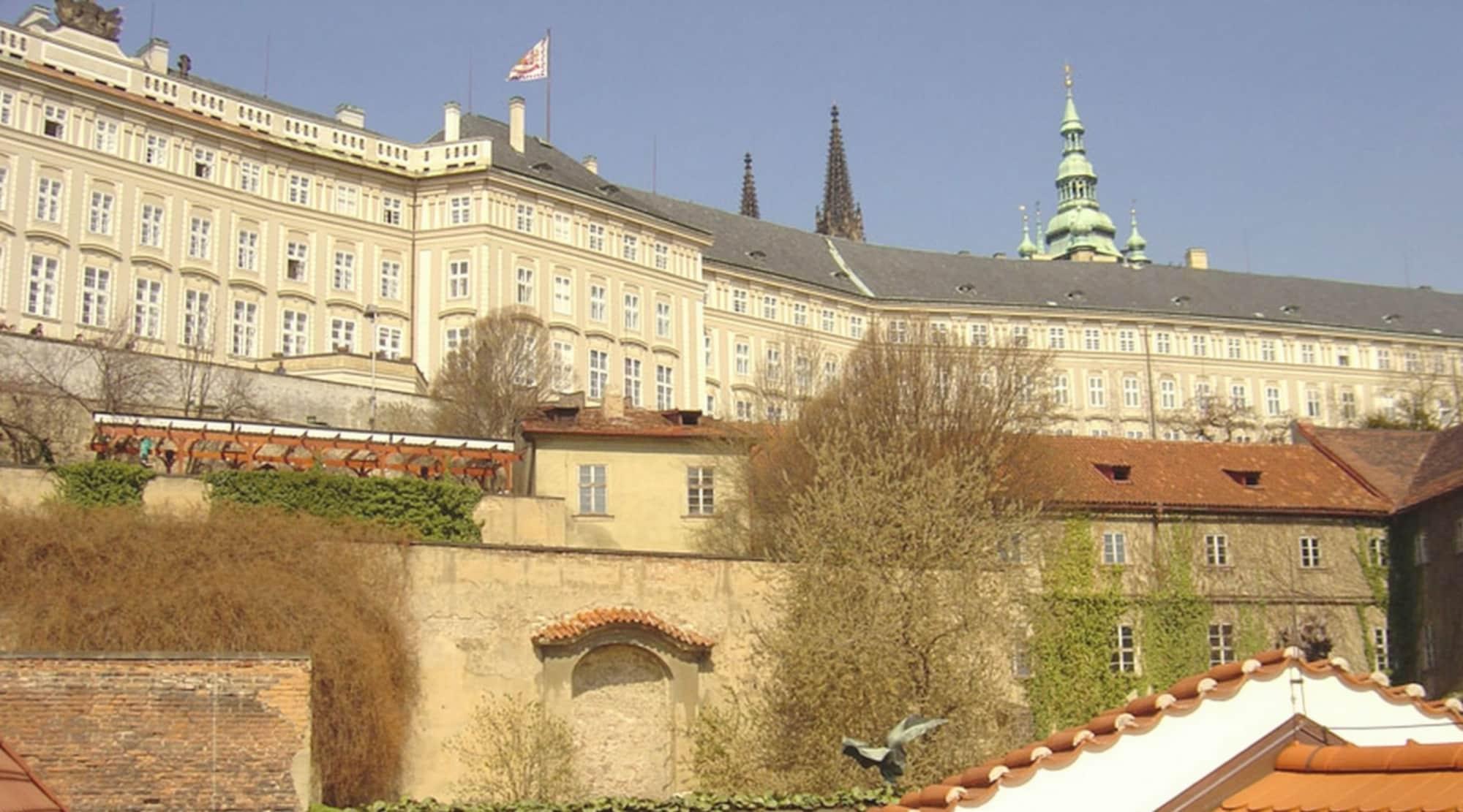 The Golden Wheel Hotel Prague Exterior photo