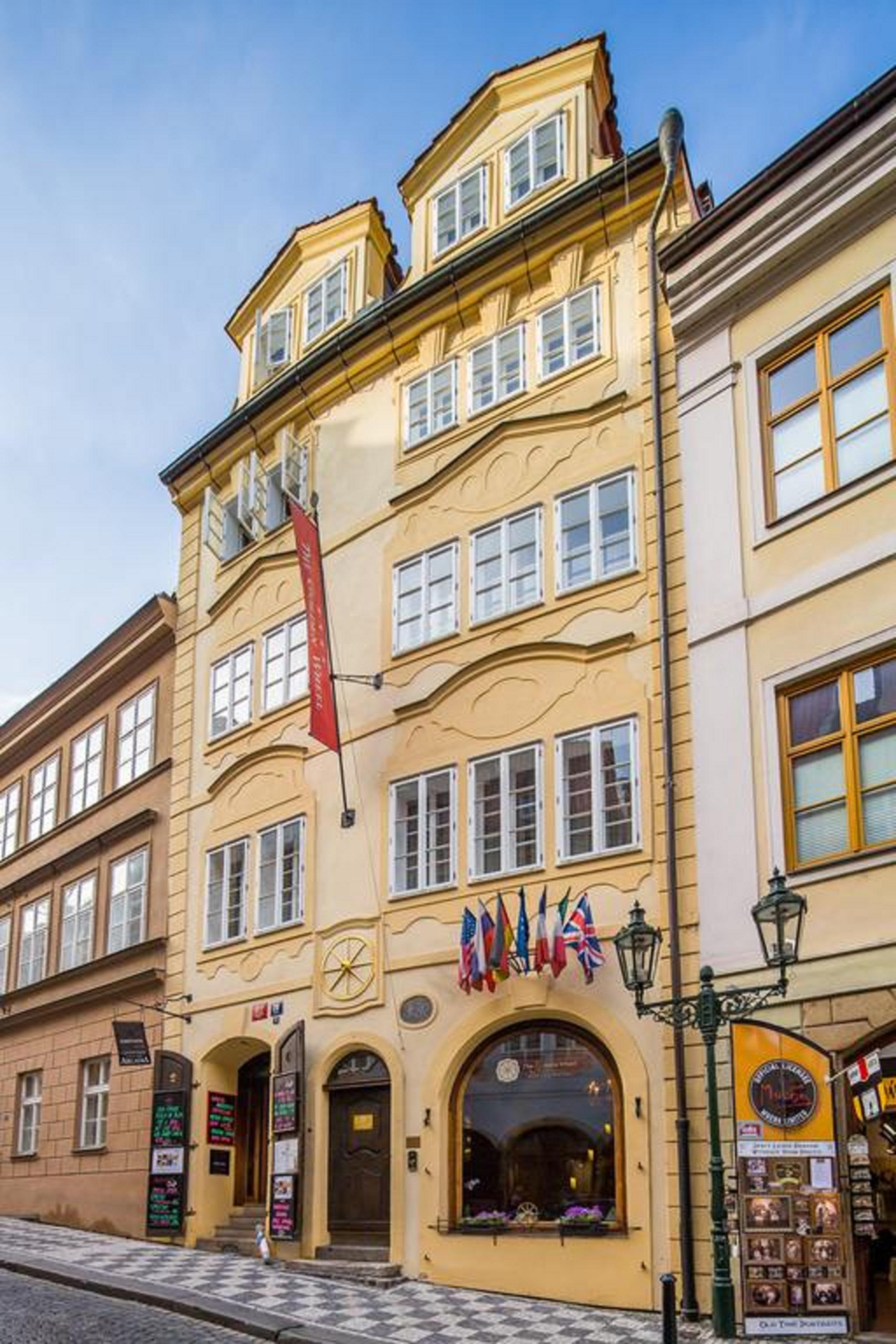 The Golden Wheel Hotel Prague Exterior photo